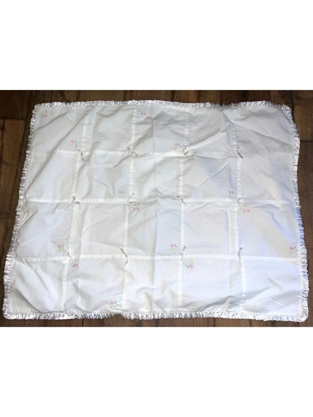 Carters Sweet Daisy Baby Blanket White Patchwork Satin Floral Ruffle Edge